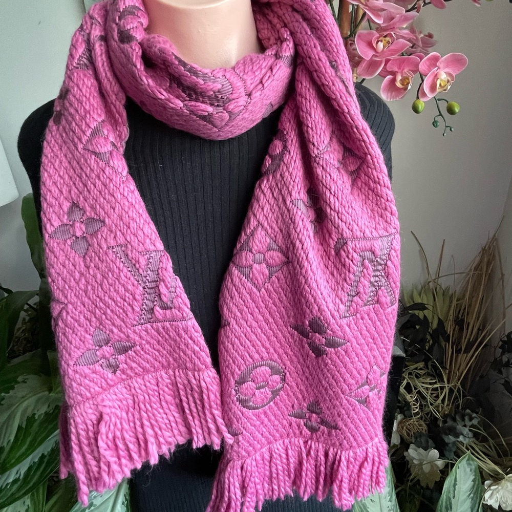 Louis Vuitton Echarpe Stole Scarf/Muffler. - Picture 7 of 11